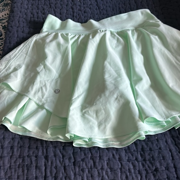 Lululemon high rise court rival skirt size 6 never worn - Picture 3 of 4